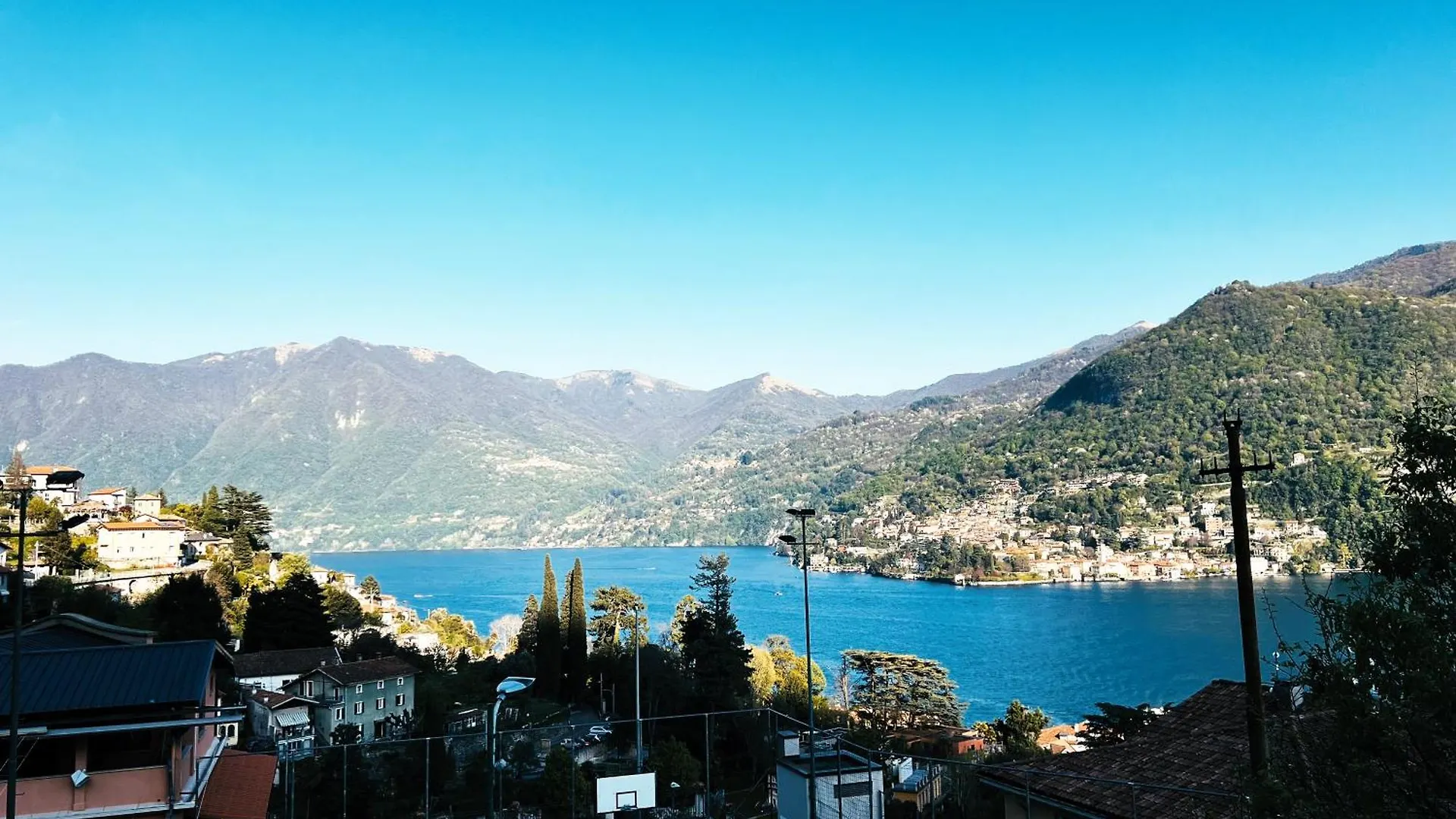 Terrace Lake View Moltrasio 0*,