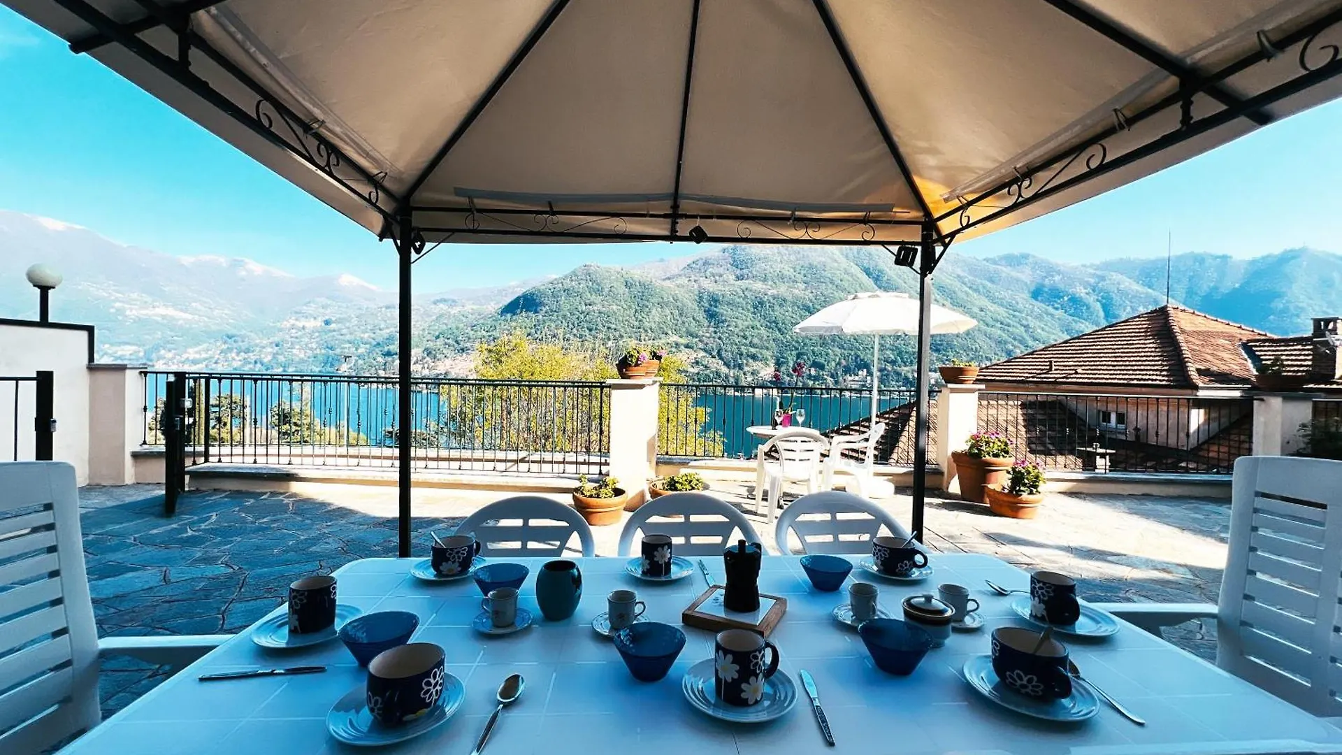 Terrace Lake View Moltrasio Apartment