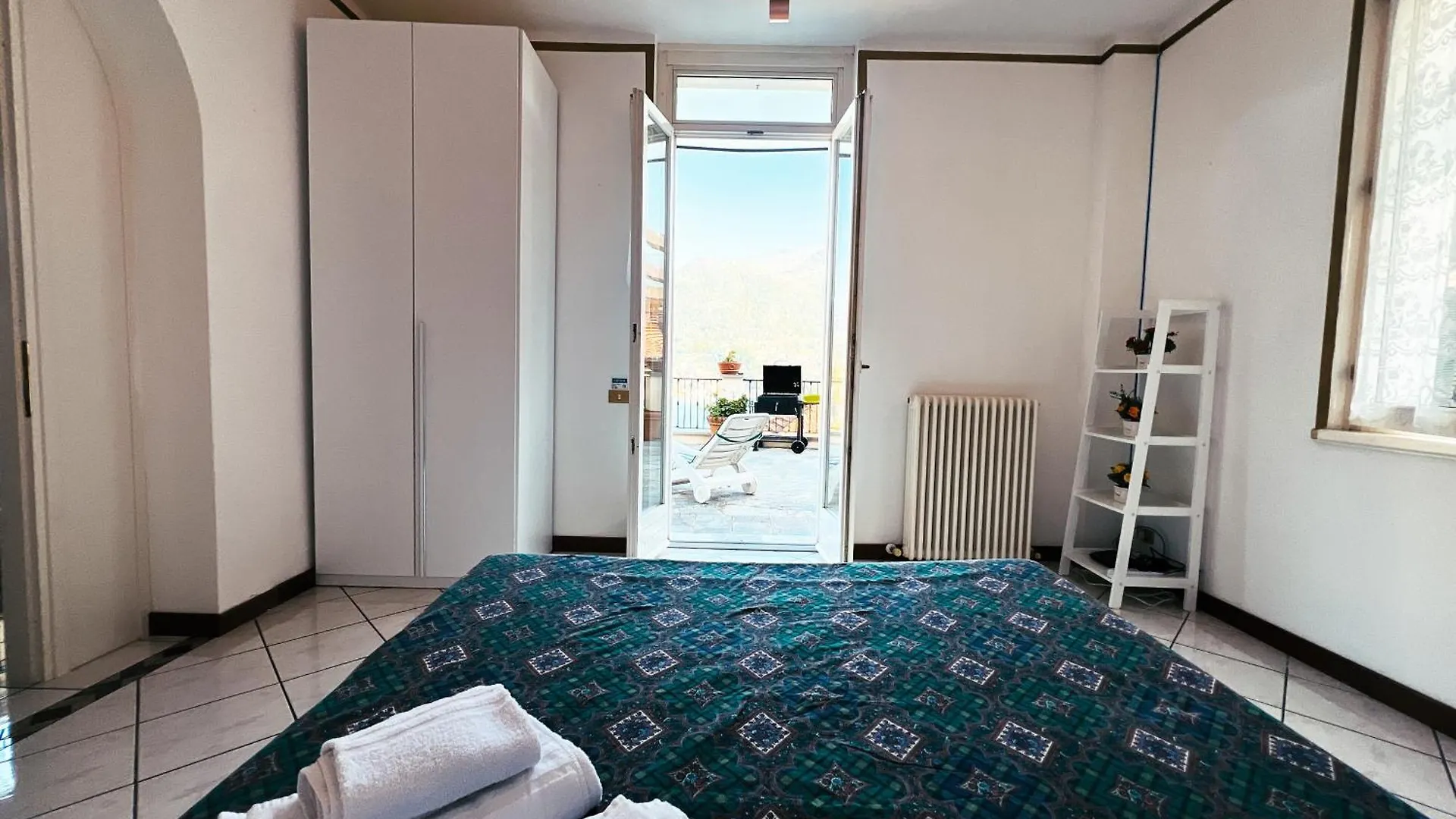 아파트 Terrace Lake View 몰트라지오